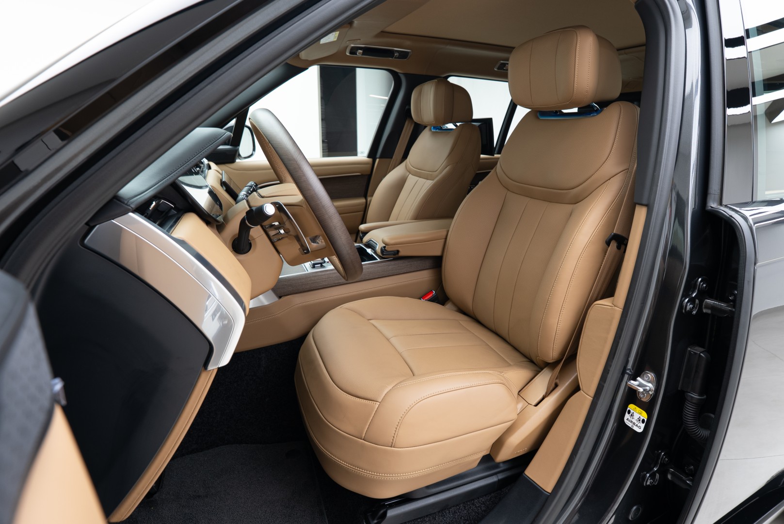 2025 RANGE ROVER P530 AUTOBIOGRAPHY LWB | MAIN DEALER WARRANTY 5 YEARS